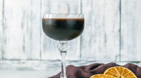 Bilde av et glass med drinken Coffee Collins