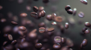 Kaffebønner som svever i luften